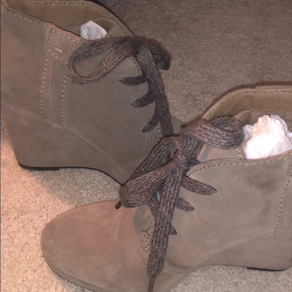 Dolce Vita Women’s booties - Size 7